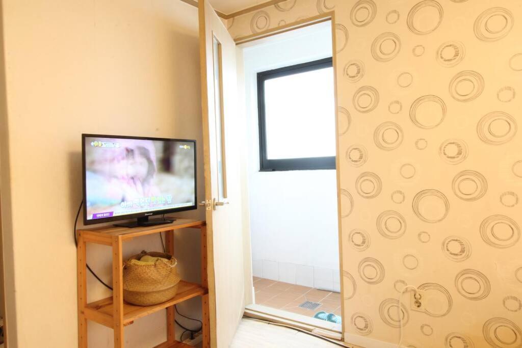Cozy Between Konkuk Univ & River Park Apartment *